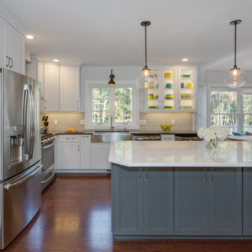 Two-Tone Echelon Kitchen