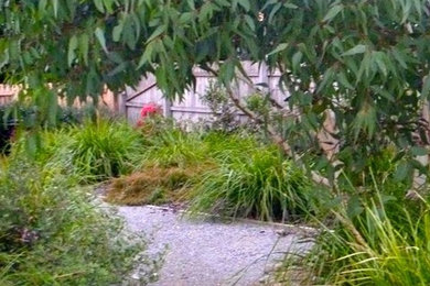 This is an example of a country garden in Geelong.