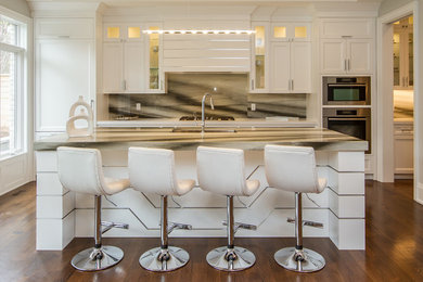 Example of a minimalist kitchen design in Toronto