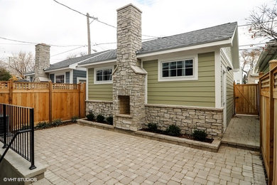 Patio - transitional patio idea in Chicago