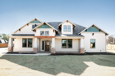 Exterior home photo in Dallas