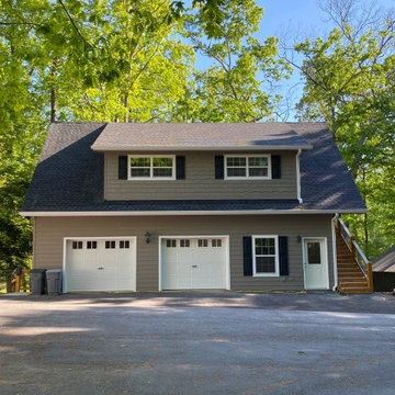 Oversized 3 car Garage with full 2BR/1BA apartment