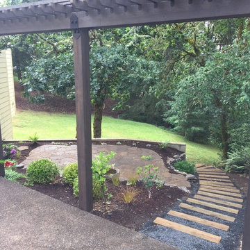Side Yard Memorial Garden / Patio