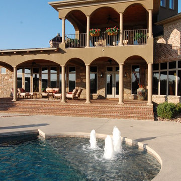 Vanishing edge pool with unique architecture