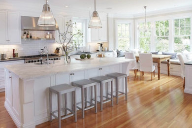 Inspiration for a contemporary kitchen in Gold Coast - Tweed with vinyl flooring.