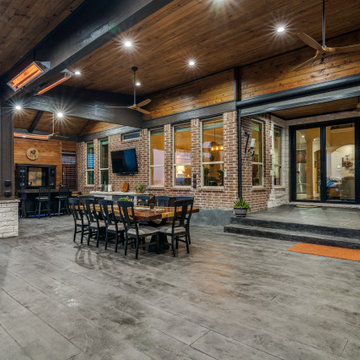 Luxurious Outdoor Living Oasis In Rowlett, TX
