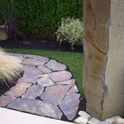 Flagstone walkway - Landscaping Stones And Pavers