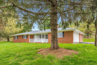 Exterior home idea in Other