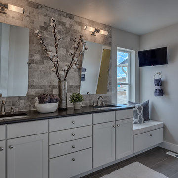 Powder Rooms & Bathrooms