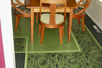 Example of a classic dining room design in Portland Maine
