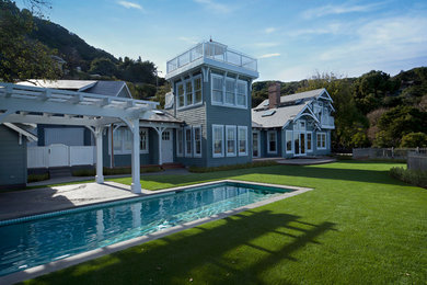 Example of a classic exterior home design in San Francisco