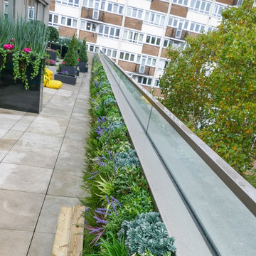 VistaFolia Privacy Fence with Artificial Green Walls