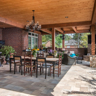 Rustikale Veranda mit Outdoor-Küche Ideen, Design & Bilder - August