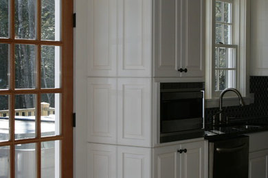 Kitchen - traditional kitchen idea in Boston