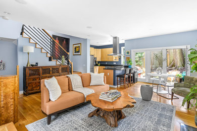 Example of an arts and crafts home design design in Providence