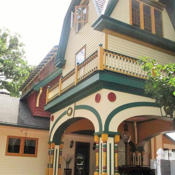 Porte Cochere - Dwelling on Commerce St