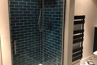 ハートフォードシャーにある高級な中くらいなコンテンポラリースタイルのおしゃれな浴室の写真