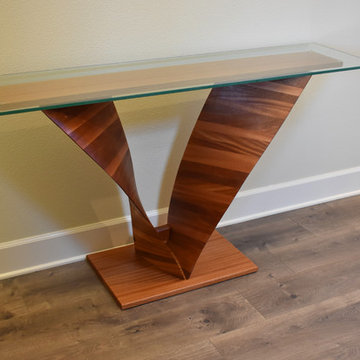 Jimmy V hall table