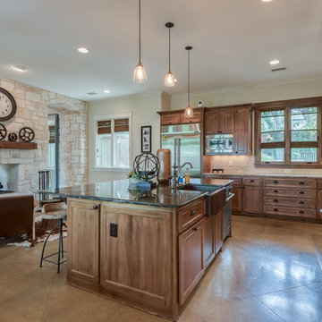 Rustic & Transitional Kitchen