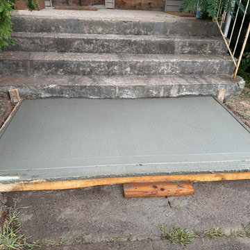 Concrete side walk