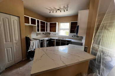 Laundry room - laundry room idea in Miami