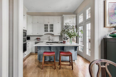 Example of a classic kitchen design in San Francisco
