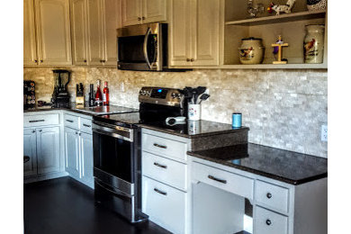 Inspiration for a country kitchen remodel in Austin