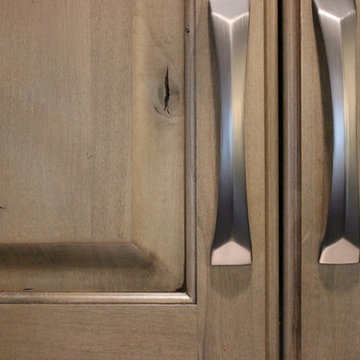 Warm Greys and Superior Storage in Davenport, IA