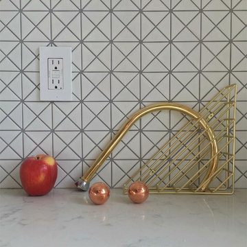 Gallery: White Triangled Backsplash