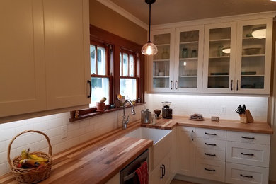Example of an arts and crafts kitchen design in Seattle