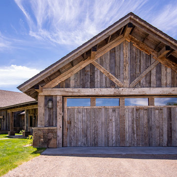 Rustic vacation home close to the teton national park