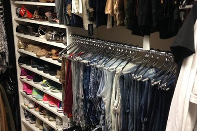 Inspiration for a timeless closet remodel in Detroit