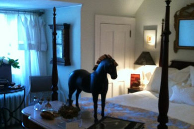 Inspiration for a timeless bedroom remodel in Los Angeles