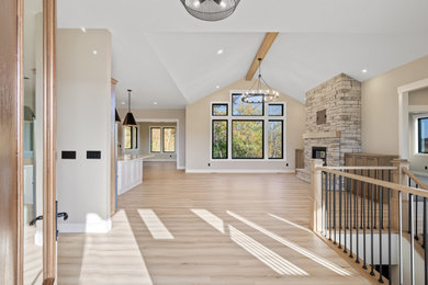 Example of a cottage home design design in Minneapolis