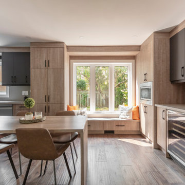 Contemporary two tone Kitchen Wood and Matte Black Acryl