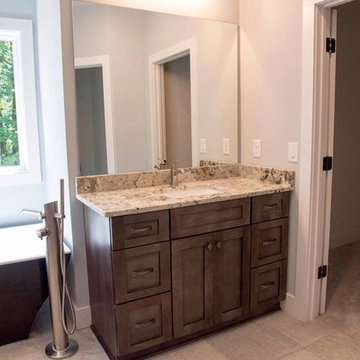 Shaker style with Ebony and Decorator White