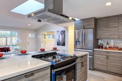 Minimalist kitchen photo