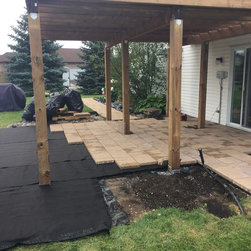 Silca System Patio and Elevated Deck - Landscaping Stones And Pavers