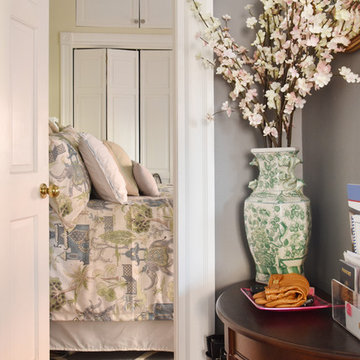 My Houzz: Traditional Charm in a Compact Boston Condo