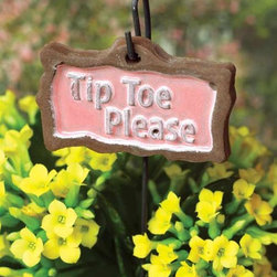 Tip Toe Garden Sign - Garden Statues And Yard Art