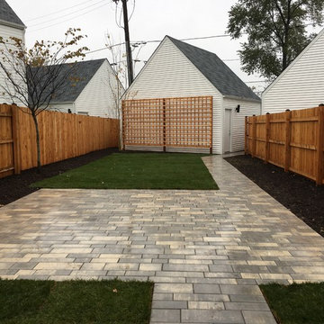 Contemporary patio and walkway in Old Irving Park, Chicago, IL
