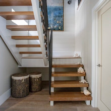 16ppl Interior Stairs