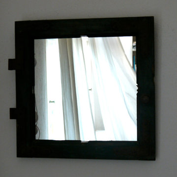 Spiegel in Mini-Fenster