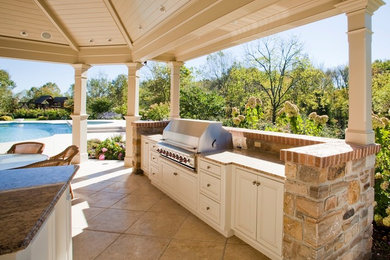 Example of a classic patio design in Philadelphia