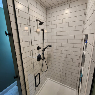 Perrin & Colleen Addition (Master Bathroom), SE GR