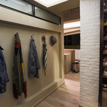 Modern Industrial Walk-in Closet, Hong Kong