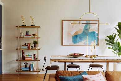 Dining room - mid-century modern dining room idea in New York