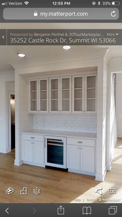 Butler's Pantry vs Walk In Pantry - Lofty Building Group