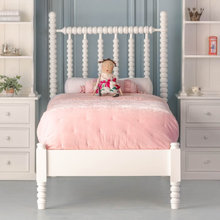 Girl bedroom