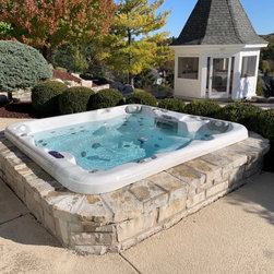 Pinnacle GS sunk in a vault - Hot Tubs